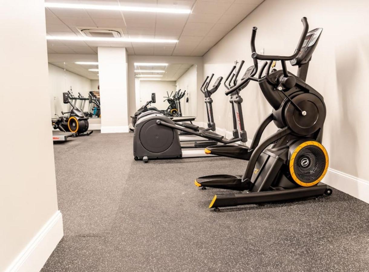 Hostwise Stays - The Washington At Chatham - Free Parking, Private Gym, Skyline Views! พิตต์สเบิร์ก ภายนอก รูปภาพ